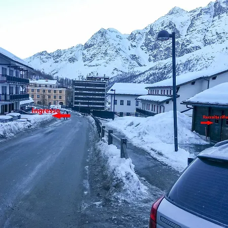 Cervinia Near Funicular With Private Garage דירה *