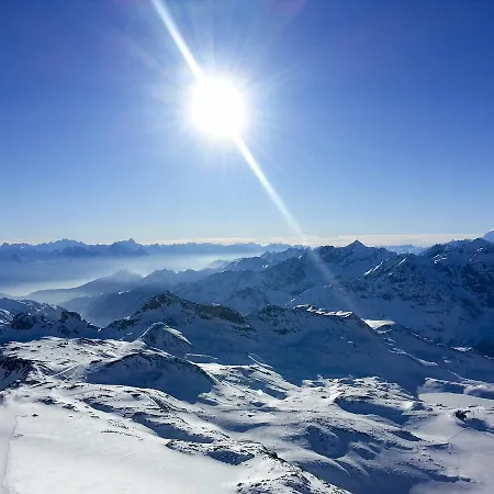 Cervinia Near Funicular With Private Garage דירה *