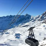 Cervinia Near Funicular With Private Garage アパート